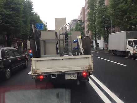 office_furniture_disposal_tokyo.jpg